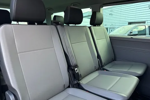 GL73BFK Volkswagen Transporter Shuttle 2.0 TDI 150PS SE Minibus 9 Seats Thumbnail #34