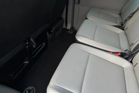 GL73BFK Volkswagen Transporter Shuttle 2.0 TDI 150PS SE Minibus 9 Seats Thumbnail #37