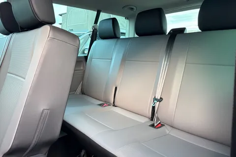 GL73BFK Volkswagen Transporter Shuttle 2.0 TDI 150PS SE Minibus 9 Seats Thumbnail #38