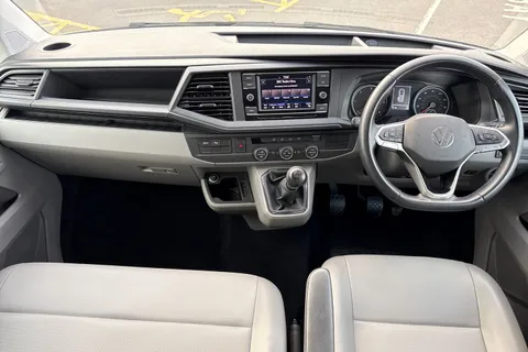 GL73BFK Volkswagen Transporter Shuttle 2.0 TDI 150PS SE Minibus 9 Seats Thumbnail #42