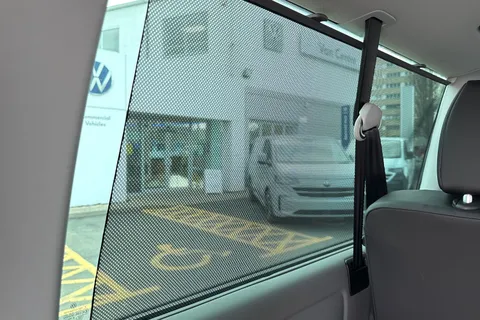 GL73BFK Volkswagen Transporter Shuttle 2.0 TDI 150PS SE Minibus 9 Seats Thumbnail #61