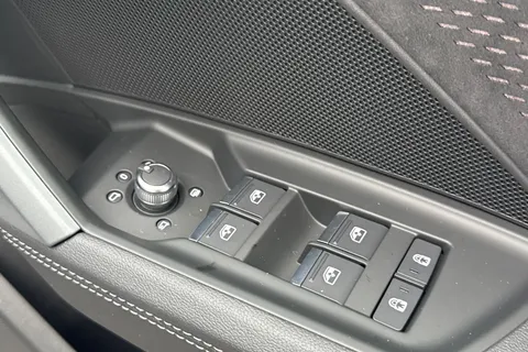 PX75KEK Audi S3 Black Edition TFSI  333 PS S tronic Thumbnail #40