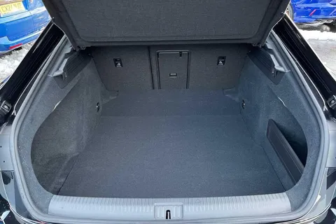 KR24YYZ Volkswagen Arteon R-Line 2.0 TSI 190PS 7-speed DSG ⭐DCC, Rear view camera⭐ Thumbnail #11