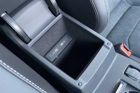 KR24YYZ Volkswagen Arteon R-Line 2.0 TSI 190PS 7-speed DSG ⭐DCC, Rear view camera⭐ Thumbnail #44