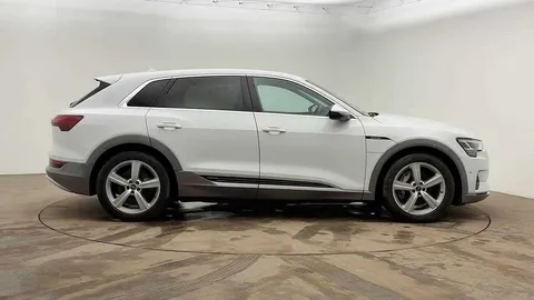 4 of 10 for Audi e-tron Technik 50 quattro 230,00 kW