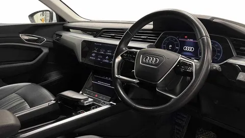 7 of 10 for Audi e-tron Technik 50 quattro 230,00 kW