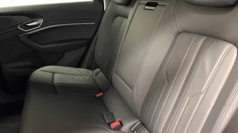 8 of 10 for Audi e-tron Technik 50 quattro 230,00 kW