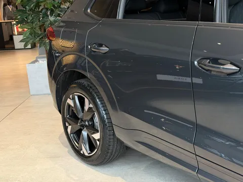 CUPRA Terramar 1.5 eTSI V2 DSG Euro 6 (s/s) 5dr Thumbnail #3