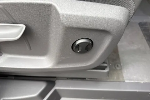 29 of 55 for Volkswagen California Ocean 150 PS 2.0 TDI 7-Speed DSG