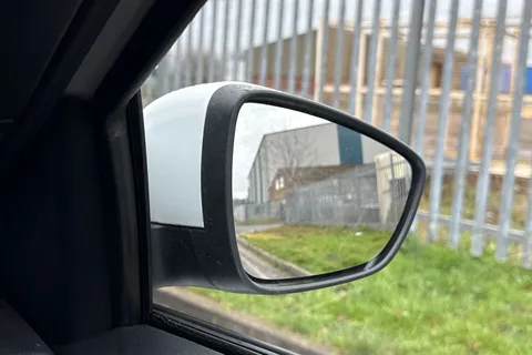 MH73CUJ Ford Focus 1.0T EcoBoost MHEV ST-Line X DCT Euro 6 (s/s) 5dr Thumbnail #21