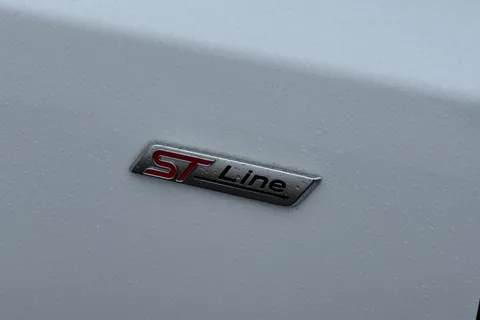 MH73CUJ Ford Focus 1.0T EcoBoost MHEV ST-Line X DCT Euro 6 (s/s) 5dr Thumbnail #31