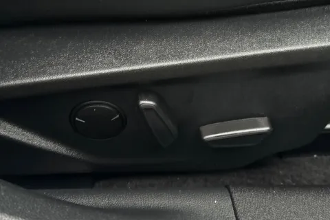 MH73CUJ Ford Focus 1.0T EcoBoost MHEV ST-Line X DCT Euro 6 (s/s) 5dr Thumbnail #33