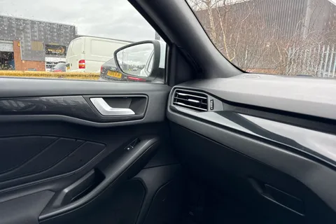 MH73CUJ Ford Focus 1.0T EcoBoost MHEV ST-Line X DCT Euro 6 (s/s) 5dr Thumbnail #34