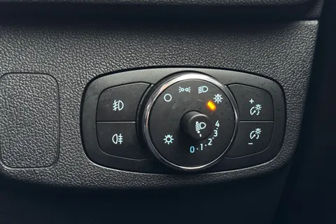 MH73CUJ Ford Focus 1.0T EcoBoost MHEV ST-Line X DCT Euro 6 (s/s) 5dr Thumbnail #38