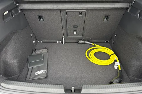  Volkswagen ID.3 Pro 59kWh Essential Auto 5dr Thumbnail #7