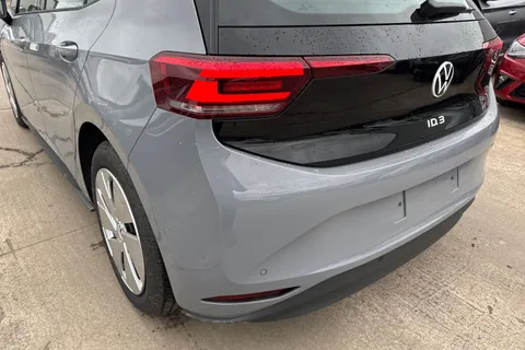  Volkswagen ID.3 Pro 59kWh Essential Auto 5dr Thumbnail #8