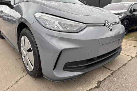  Volkswagen ID.3 Pro 59kWh Essential Auto 5dr Thumbnail #9