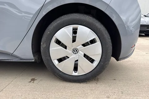  Volkswagen ID.3 Pro 59kWh Essential Auto 5dr Thumbnail #11