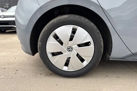  Volkswagen ID.3 Pro 59kWh Essential Auto 5dr Thumbnail #12