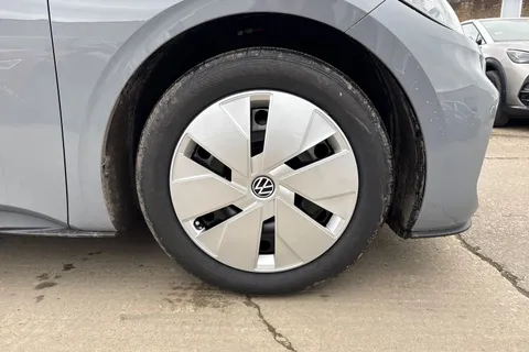  Volkswagen ID.3 Pro 59kWh Essential Auto 5dr Thumbnail #13