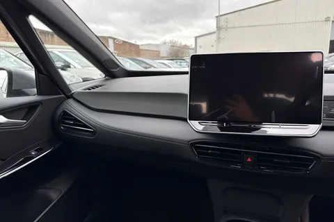  Volkswagen ID.3 Pro 59kWh Essential Auto 5dr Thumbnail #20