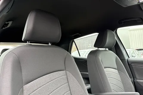  Volkswagen ID.3 Pro 59kWh Essential Auto 5dr Thumbnail #24