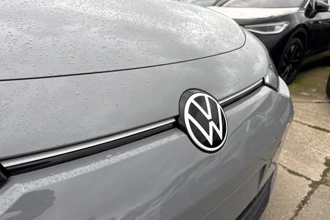  Volkswagen ID.3 Pro 59kWh Essential Auto 5dr Thumbnail #25