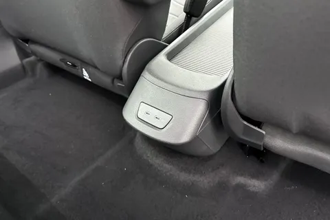  Volkswagen ID.3 Pro 59kWh Essential Auto 5dr Thumbnail #29