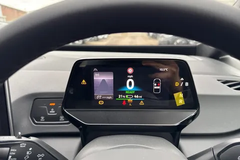  Volkswagen ID.3 Pro 59kWh Essential Auto 5dr Thumbnail #32