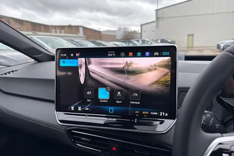  Volkswagen ID.3 Pro 59kWh Essential Auto 5dr Thumbnail #40