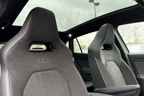 Volkswagen ID.4 Pro 77kWh Black Edition Auto 5dr Thumbnail #24