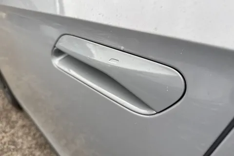 Volkswagen ID.4 Pro 77kWh Black Edition Auto 5dr Thumbnail #28