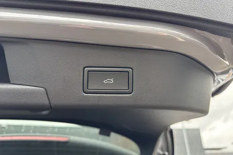 Volkswagen ID.4 Pro 77kWh Black Edition Auto 5dr Thumbnail #30