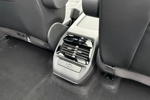 Volkswagen ID.4 Pro 77kWh Black Edition Auto 5dr Thumbnail #31