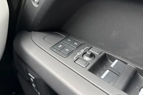 KO74NDN Land Rover Defender 110 3.0 D350 X-Dynamic HSE 5dr Thumbnail #27