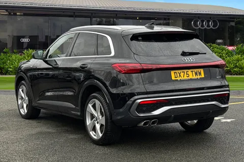 DX75TWW Audi Q5 SUV S line TDI quattro 204 PS S tronic Thumbnail #3