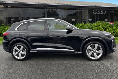 DX75TWW Audi Q5 SUV S line TDI quattro 204 PS S tronic Thumbnail #4