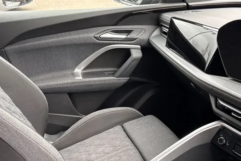 DX75TWW Audi Q5 SUV S line TDI quattro 204 PS S tronic Thumbnail #20