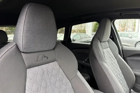 DX75TWW Audi Q5 SUV S line TDI quattro 204 PS S tronic Thumbnail #24