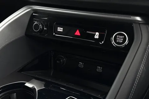 DX75TWW Audi Q5 SUV S line TDI quattro 204 PS S tronic Thumbnail #27