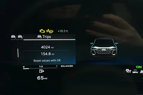 DX75TWW Audi Q5 SUV S line TDI quattro 204 PS S tronic Thumbnail #55