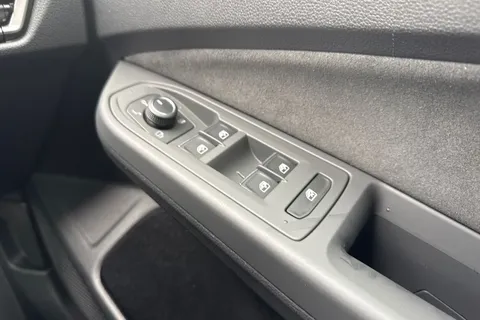  Volkswagen Golf 2.0 TDI Black Edition DSG Euro 6 (s/s) 5dr Thumbnail #21