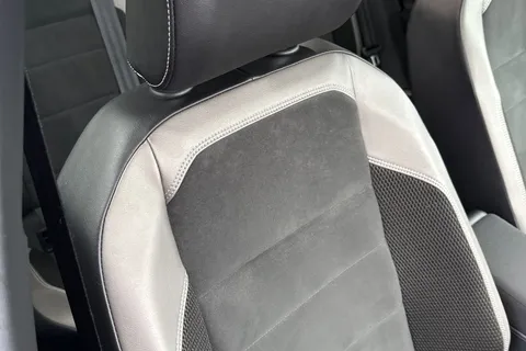 DA20JDO Volkswagen Polo 2.0 TSI GTI+ DSG Euro 6 (s/s) 5dr Thumbnail #35