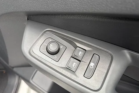 PN75NGG Volkswagen Caddy 2.0 TDI 102PS Commerce Plus Van [Tech Pack] Thumbnail #20