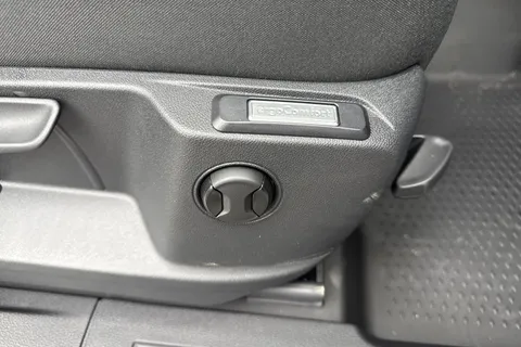 PN75NGG Volkswagen Caddy 2.0 TDI 102PS Commerce Plus Van [Tech Pack] Thumbnail #28