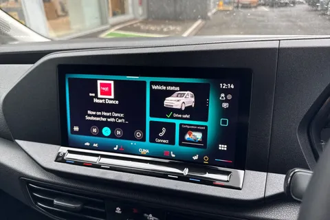 PN75NGG Volkswagen Caddy 2.0 TDI 102PS Commerce Plus Van [Tech Pack] Thumbnail #33