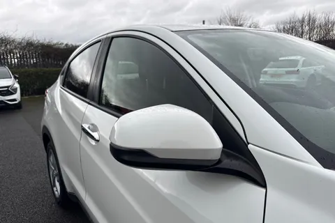 28 of 62 for Honda HR-V 1.5 i-VTEC SE SUV 5dr Petrol Manual Euro 6 (s/s) (130 ps)