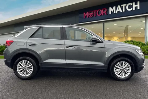 MD72BZV Volkswagen T-Roc 1.5 TSI Life DSG Euro 6 (s/s) 5dr Thumbnail #4