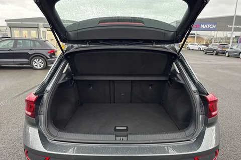 MD72BZV Volkswagen T-Roc 1.5 TSI Life DSG Euro 6 (s/s) 5dr Thumbnail #8