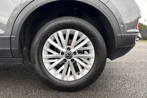 MD72BZV Volkswagen T-Roc 1.5 TSI Life DSG Euro 6 (s/s) 5dr Thumbnail #14